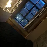 Historic 1 Bed Apartment In Iconic Mills